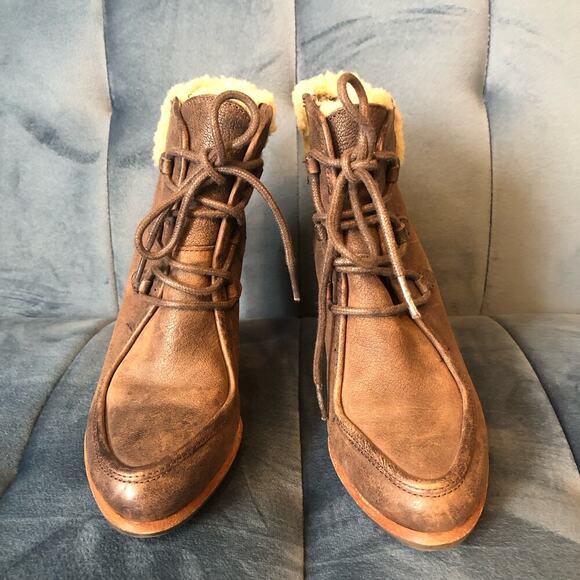 UGG Analise Brown Suede Sheepskin Ankle Boots U.S. Size 5 Lace Up Block Heels - Picture 2 of 8